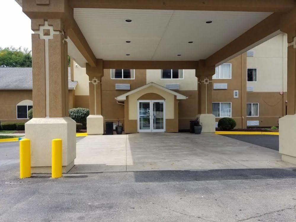 Baymont By Wyndham Piqua Hotel Exterior foto